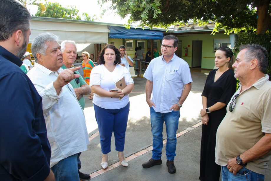 Dr. Cassiano visita lar de idosos e discute ampliação e aumento de repasse para a instituição