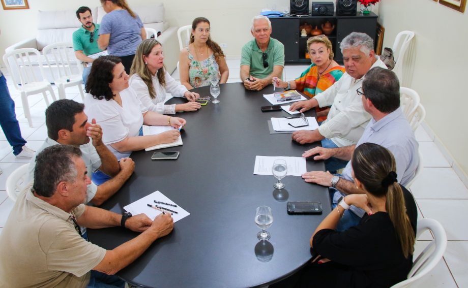 Dr. Cassiano visita lar de idosos e discute ampliação e aumento de repasse para a instituição