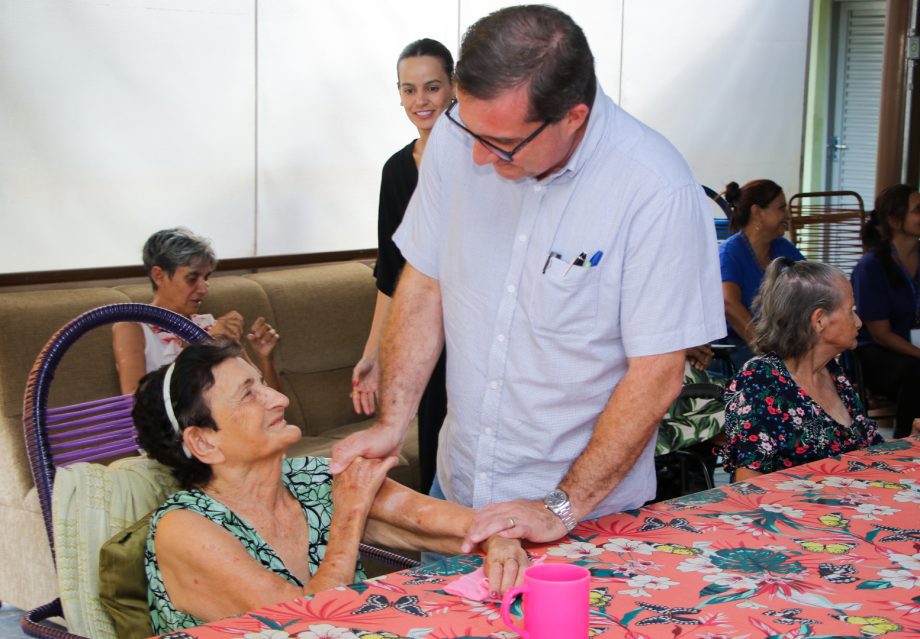 Dr. Cassiano visita lar de idosos e discute ampliação e aumento de repasse para a instituição