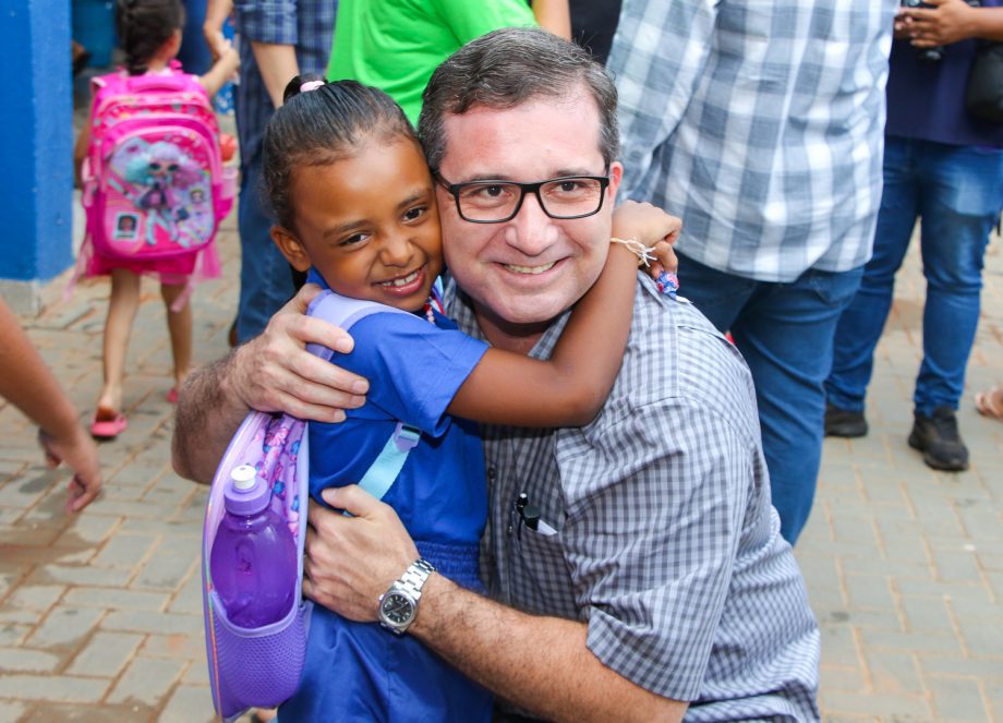 Mais de 450 alunos da Escola Marlene Noronha voltam às aulas em período integral