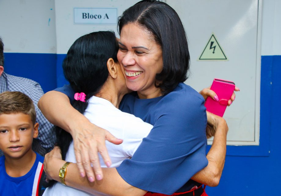 Mais de 450 alunos da Escola Marlene Noronha voltam às aulas em período integral