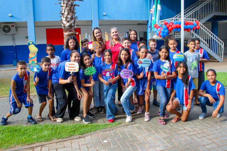 Mais de 450 alunos da Escola Marlene Noronha voltam às aulas em período integral