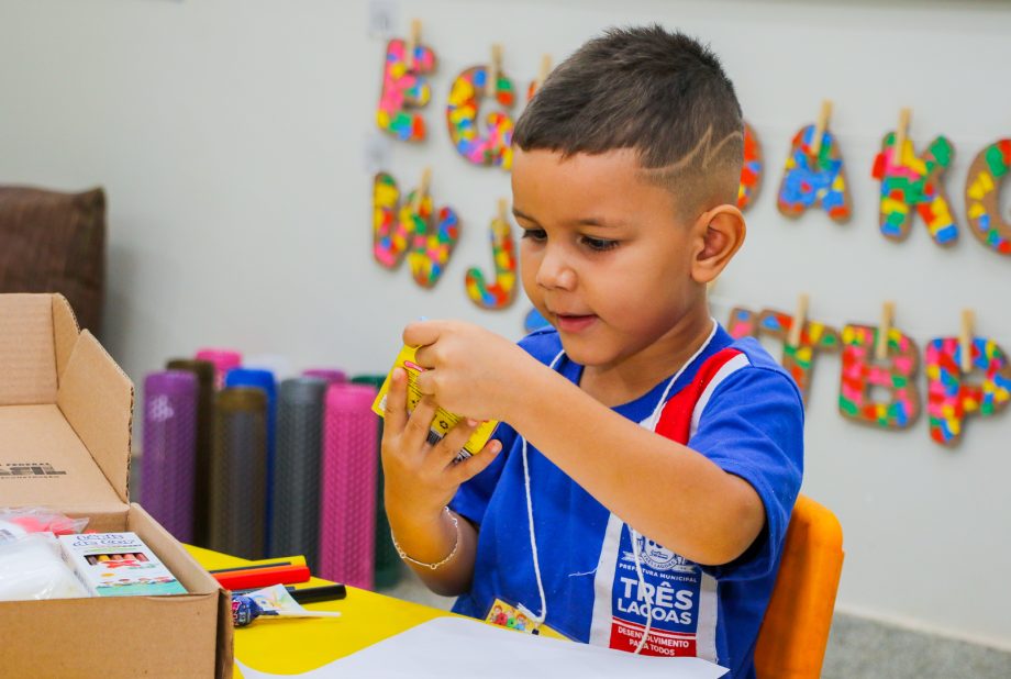 Mais de 450 alunos da Escola Marlene Noronha voltam às aulas em período integral