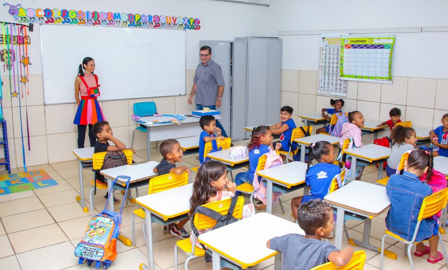 Mais de 450 alunos da Escola Marlene Noronha voltam às aulas em período integral