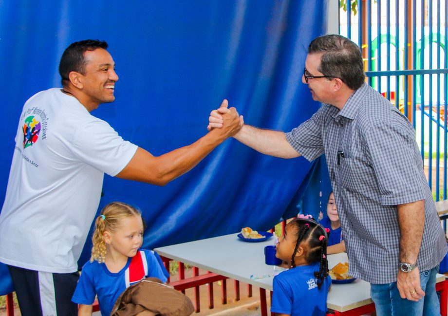 Mais de 450 alunos da Escola Marlene Noronha voltam às aulas em período integral