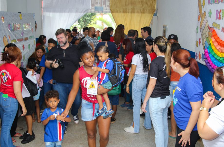 Mais de 450 alunos da Escola Marlene Noronha voltam às aulas em período integral