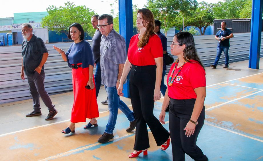 Mais de 450 alunos da Escola Marlene Noronha voltam às aulas em período integral