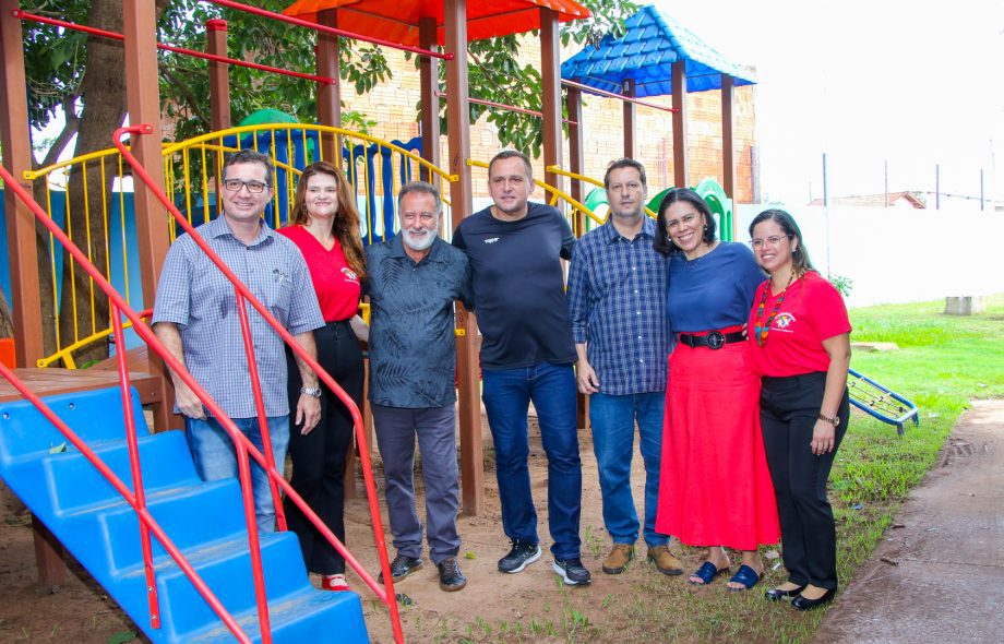 Mais de 450 alunos da Escola Marlene Noronha voltam às aulas em período integral