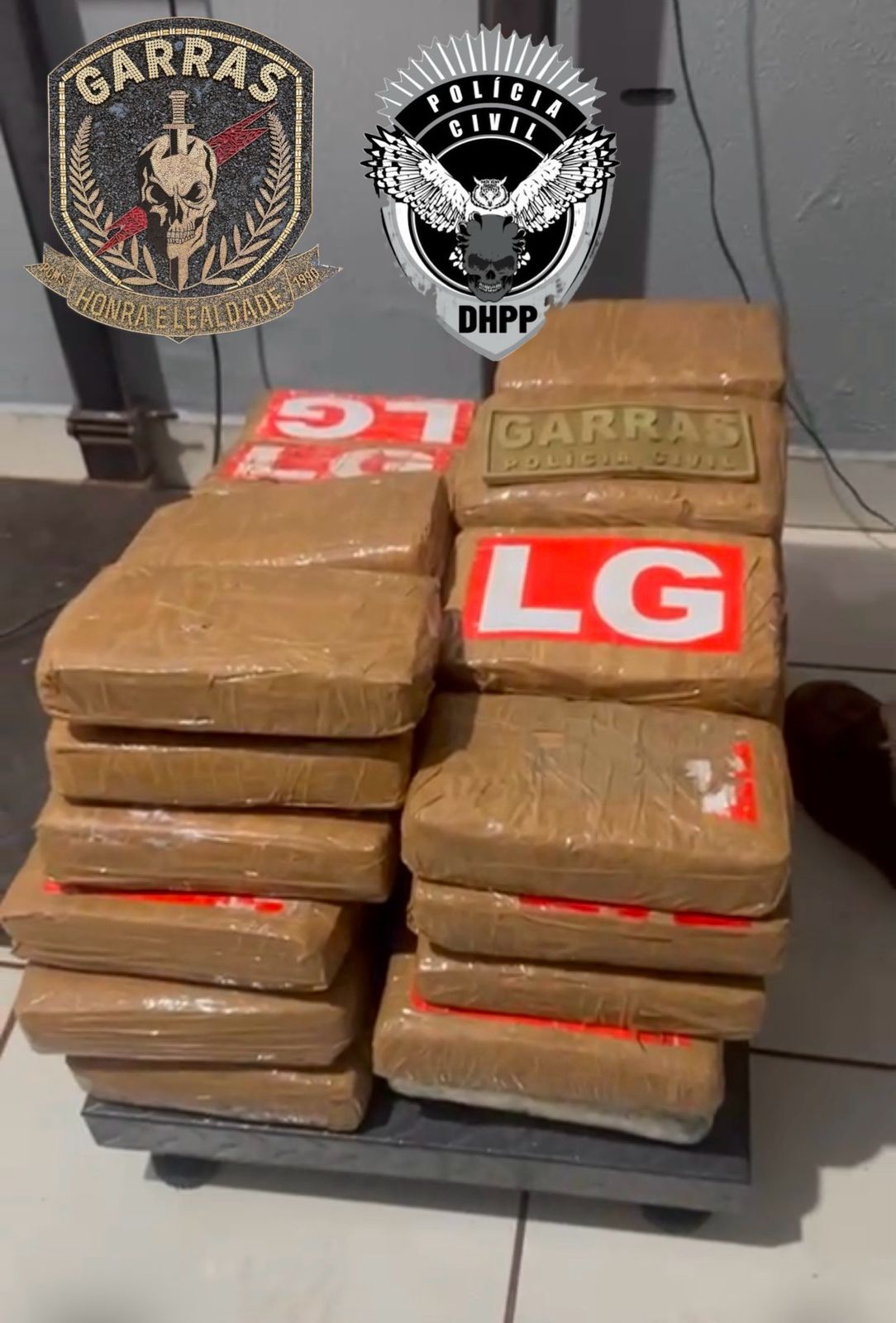 Polícia Civil prende quatro por tráfico de drogas e apreende mais de 40 kg de cocaína escondida em veículo em Campo Grande