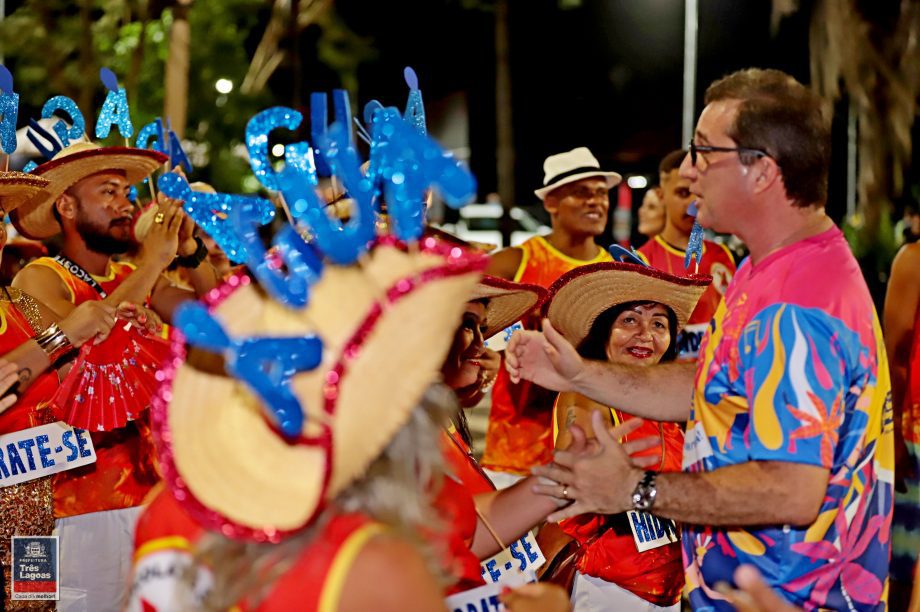 CONFIRA AS FOTOS – CarnaTrês 2025 começa com grande animação em Três Lagoas