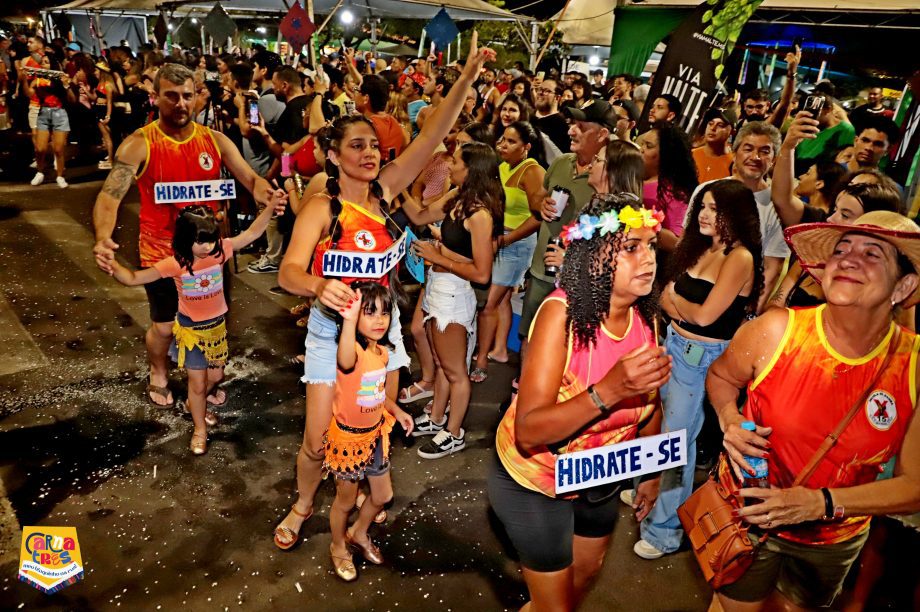 CONFIRA AS FOTOS – Fiduma & Jeca fazem “O Show Mais Animado do Brasil” no CarnaTrês 2025