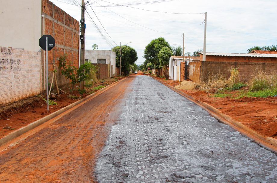 Cinco bairros de Três Lagoas estão recebendo mais de R$ 34 milhões em obras de drenagem e asfalto