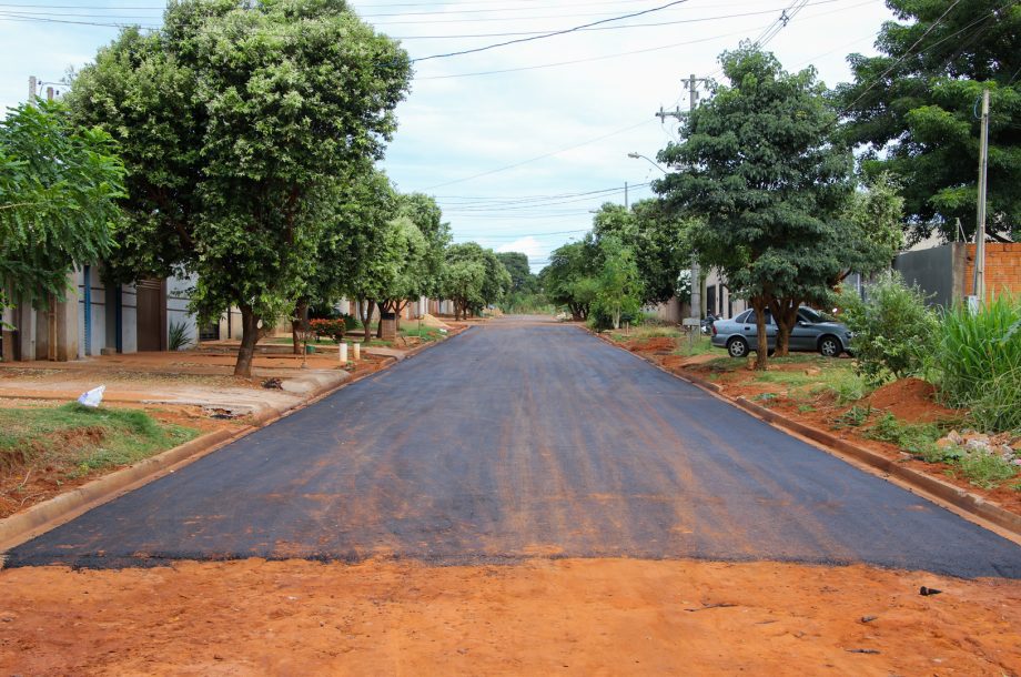 Cinco bairros de Três Lagoas estão recebendo mais de R$ 34 milhões em obras de drenagem e asfalto