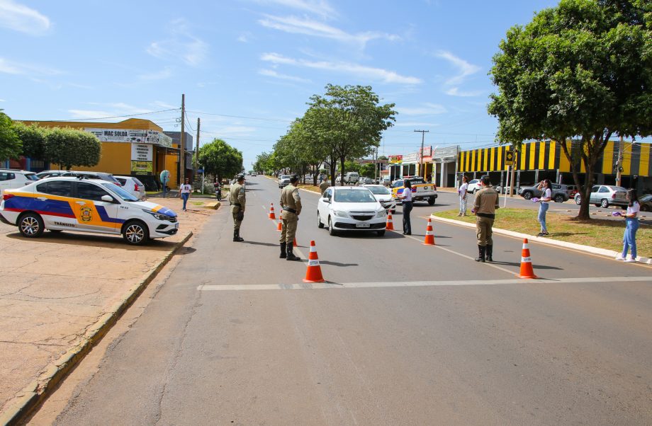 Prefeitura inicia ações em alusão ao Mês da Mulher com campanha de trânsito “Mulher ao Volante, Respeito Constante”