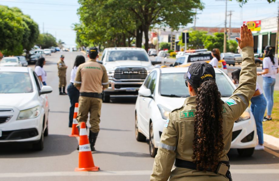 Prefeitura inicia ações em alusão ao Mês da Mulher com campanha de trânsito “Mulher ao Volante, Respeito Constante”