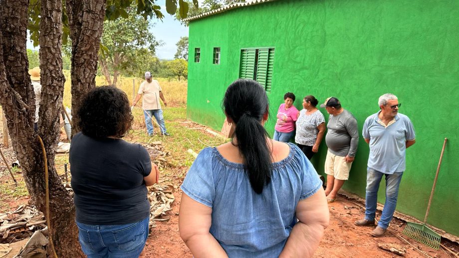 Curso sobre compostagem capacita agricultores do Assentamento Palmeira