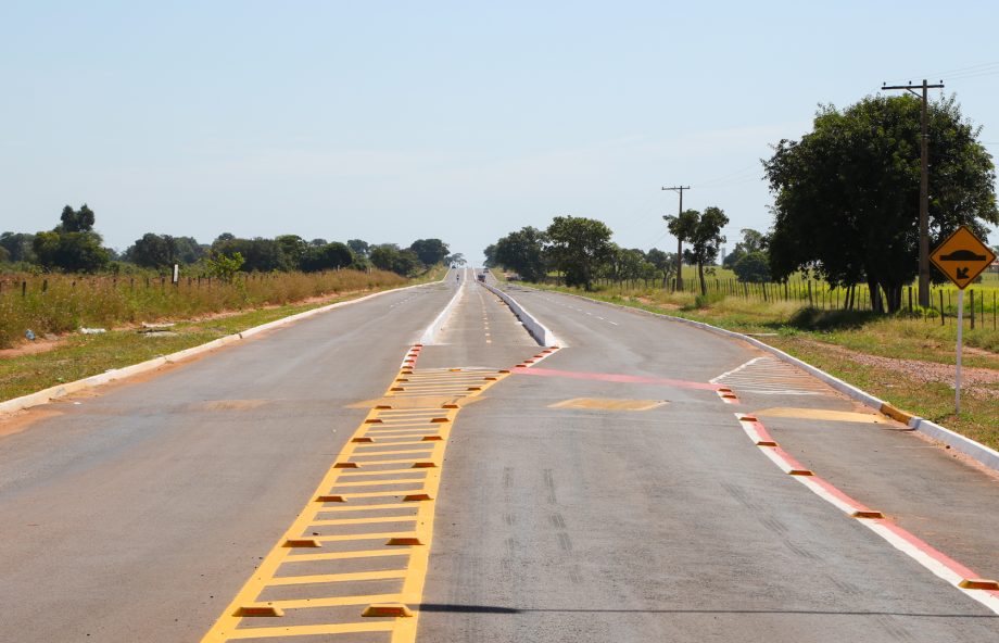 Prefeitura de Três Lagoas finaliza sinalização da Avenida do Balneário