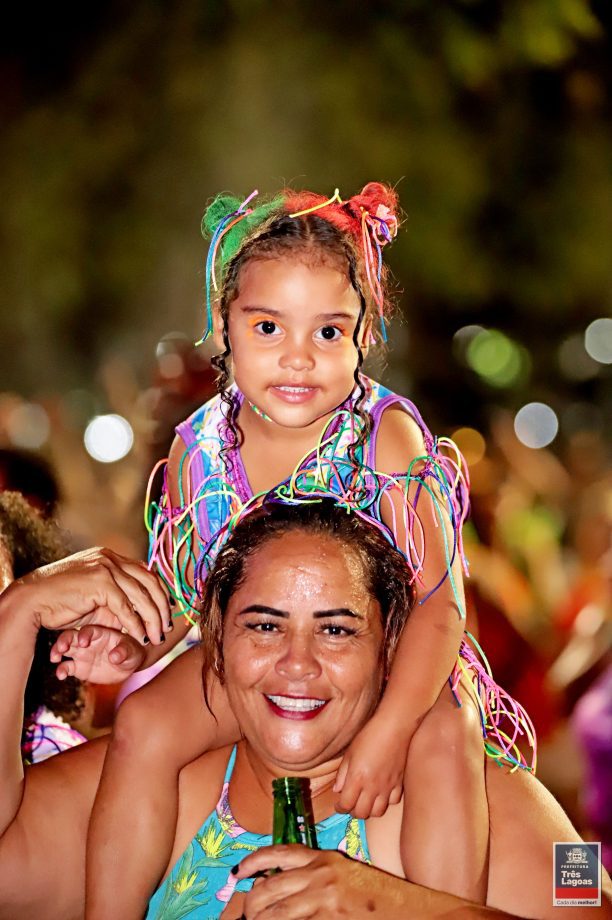 CONFIRA AS FOTOS – CarnaTrês 2025 começa com grande animação em Três Lagoas