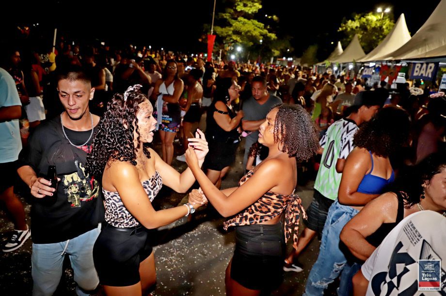 CONFIRA AS FOTOS – CarnaTrês 2025 começa com grande animação em Três Lagoas