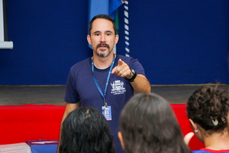 Palestra educativa destaca a importância da água para alunos do CRASE “Coração de Mãe”