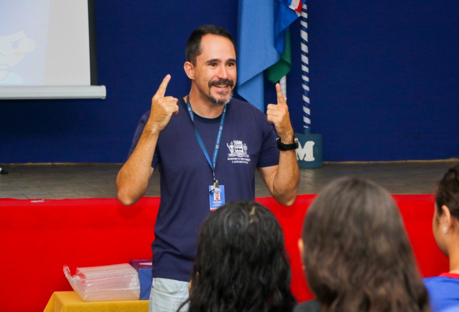 Palestra educativa destaca a importância da água para alunos do CRASE “Coração de Mãe”