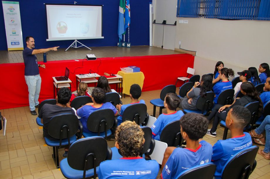 Palestra educativa destaca a importância da água para alunos do CRASE “Coração de Mãe”