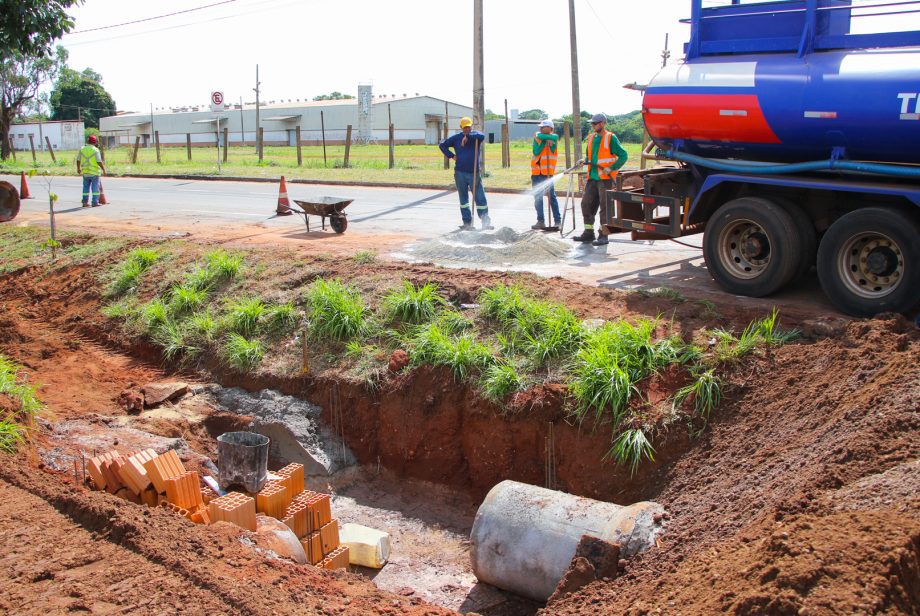 Prefeitura de Três Lagoas realiza obra para melhoria no tráfego entre três avenidas