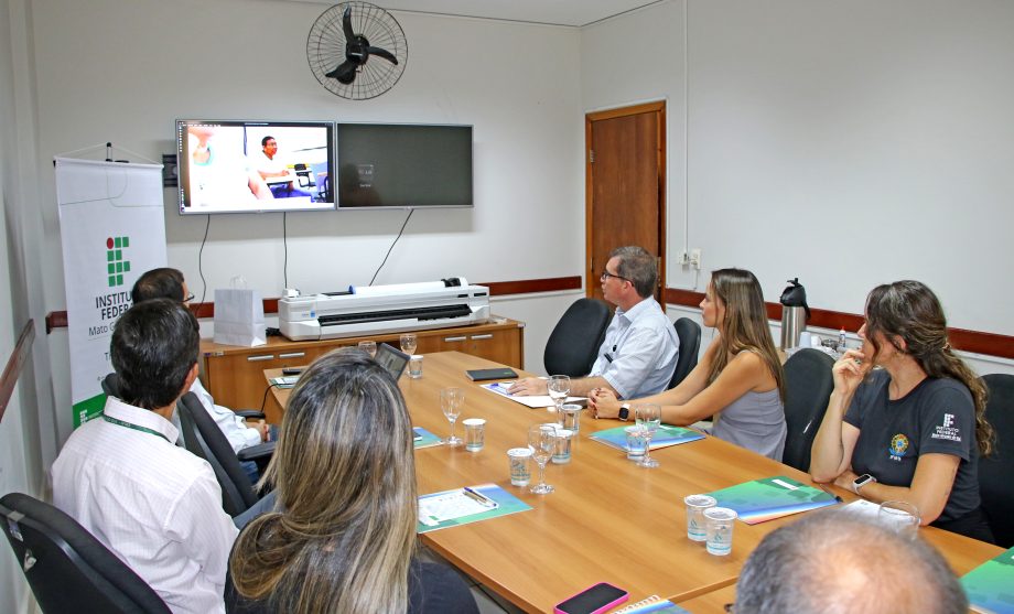 Dr. Cassiano Maia realiza visita no IFMS e no CRAM