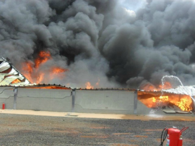 Incêndio destrói fábrica da Pelmex de Aparecida do Taboado