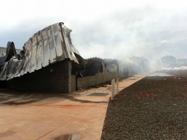 Incêndio destrói fábrica da Pelmex de Aparecida do Taboado