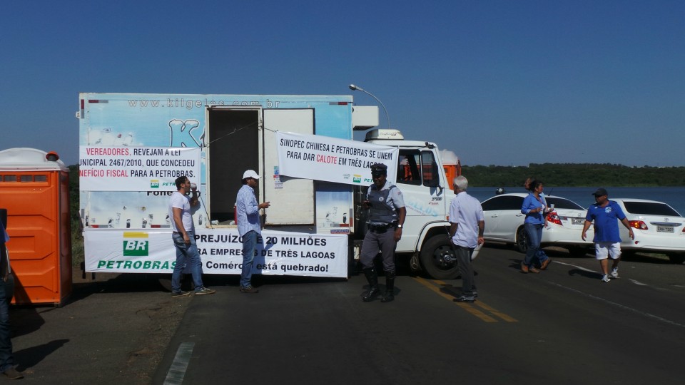 Protesto de empresários provoca congestionamento de seis quilômetros entre SP e MS