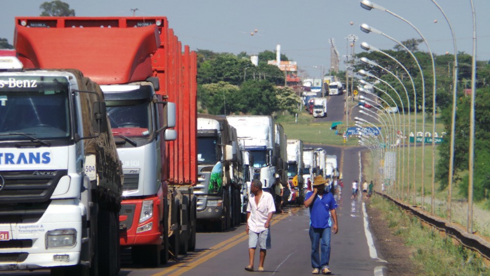 Protesto de empresários provoca congestionamento de seis quilômetros entre SP e MS