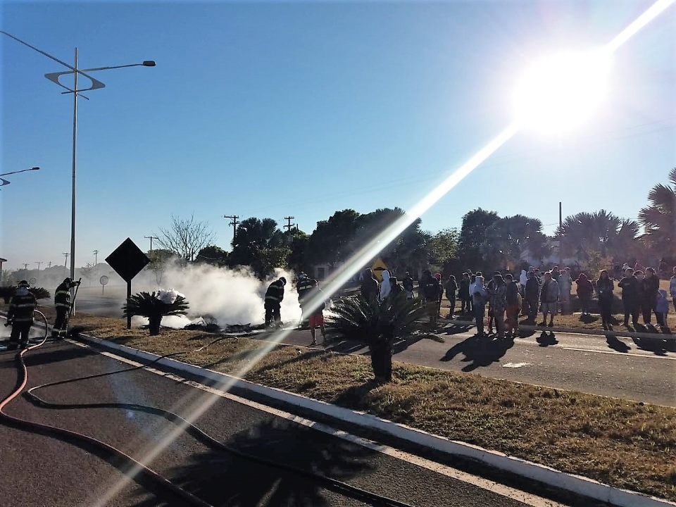 Nada de bolo! Aniversário de Castilho é marcado por protesto contra a prefeitura