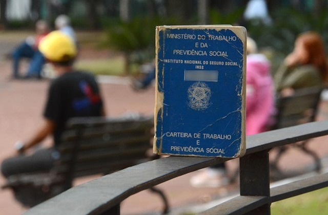 Vaga com carteira assinada está cada vez mais difícil - Foto: Gerson Oliveira / Correio do Estado