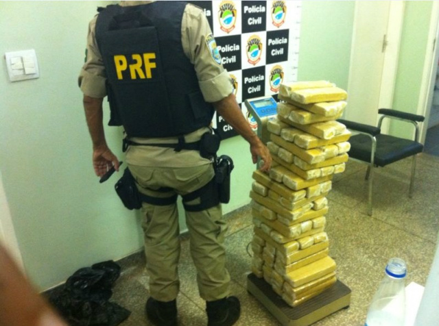 O condutor informou que recebeu R$ 5.000, 00 pelo transporte da droga (Foto: Divugação/Assecom)