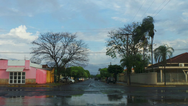 No início da manhã choveu e há previsão de mais precipitação ao longo do dia e da noite. (Foto: Ricardo Ojeda)