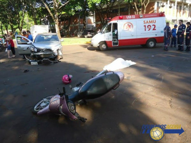 Tripla colisão matou mulher e deixou outra ferida (Foto: Cido Costa / Dourados Agora)
