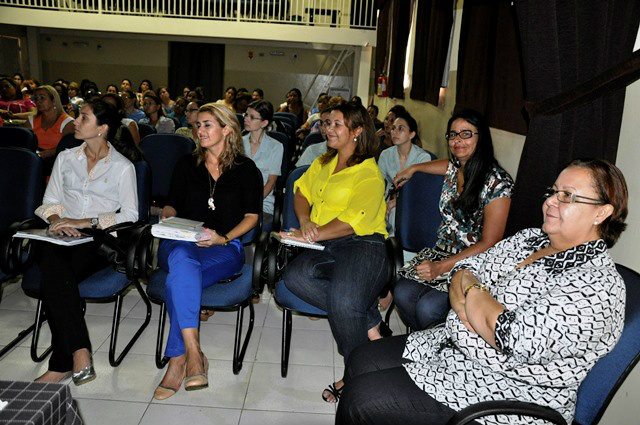 Os Especialistas em Educação foram informados sobre os cursos de capacitação continuada, oferecidos pela SEMEC (Foto: Divulgação/Assecom)