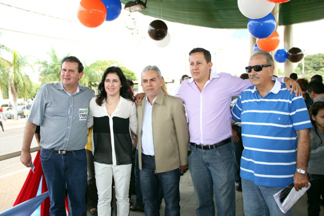 Deputado estadual Eduardo Rocha, Simone Tebet, Jorginho do Gas, Gil do Jupiá e Valmir Marques Arantes (Foto: JJ Cajú)