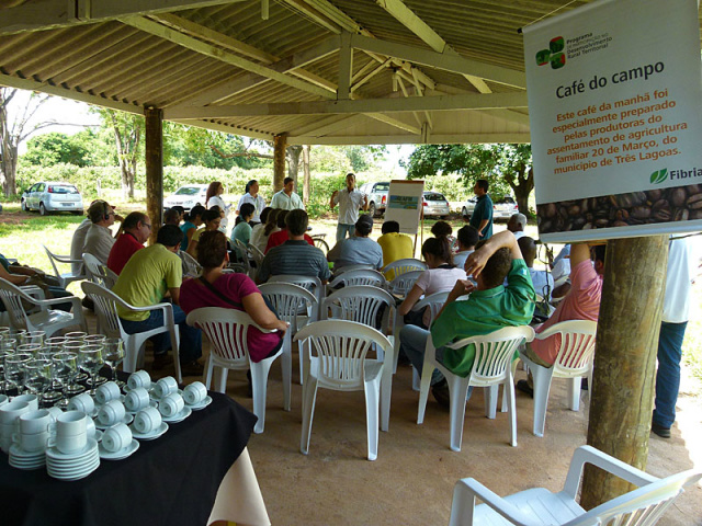 40 especialistas e representantes do setor florestal participaram da visita de estudo da Plataforma Plantações de Nova Geração (Foto: Divulgação/Assecom)