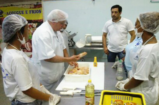 O Programa possui uma equipe técnica do Senai, fomentando a higiene, qualidade, segurança e satisfação dos consumidores do produto (Foto: Divulgação/Assecom)