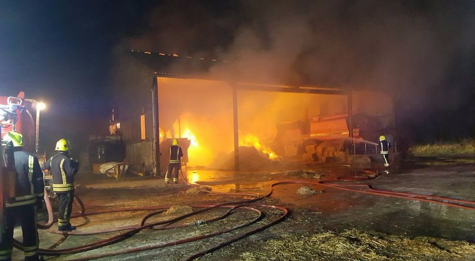 Incêndio ocorreu em fevereiro (Foto: Pewsey Fire Station/Facebook)