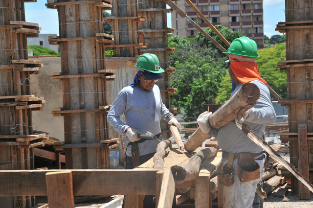 A indústria da contrução apresentou um dos maiores saldos de contratação em janeiro, com mais 345 vagas (Foto: Assessoria)