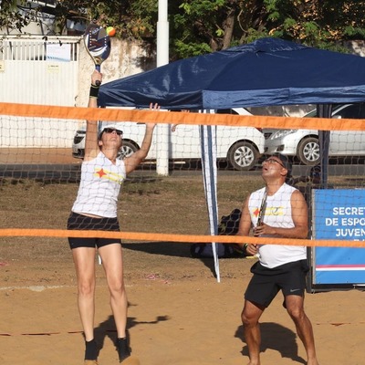 Quanto ganha atleta beach tennis?