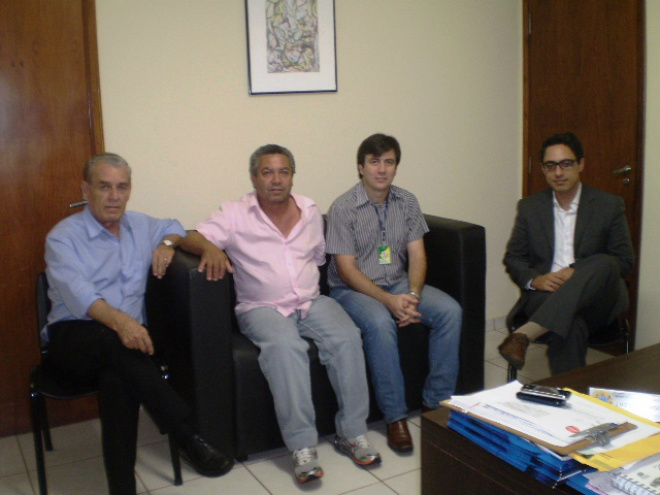 Presidente da cooperativa durante reunião com o superintendente da Pesca e Aquicultura em Mato Grosso do Sul. Foto: Divulgação